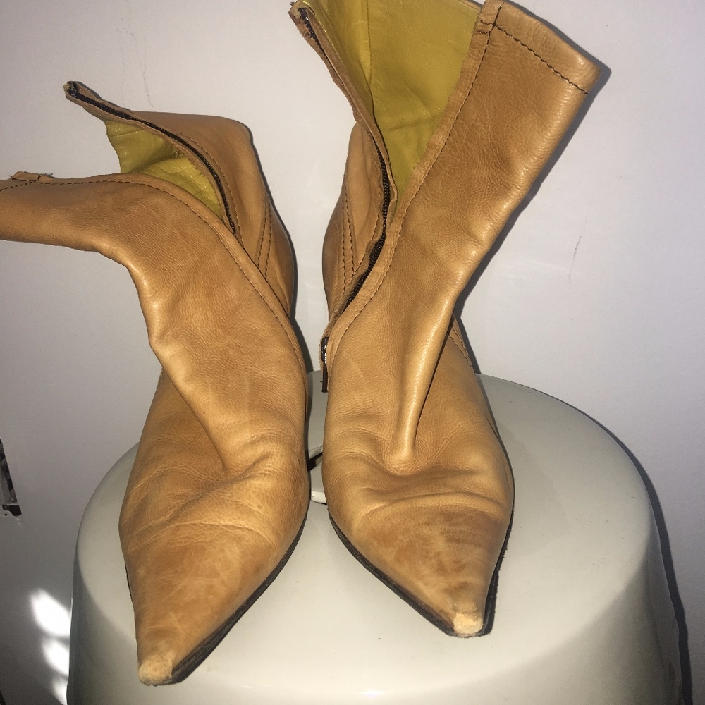 Pointy toe Mustard orange leather Kate Miller boot